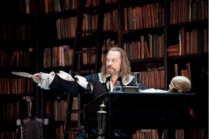 David Hyde Pierce Photo